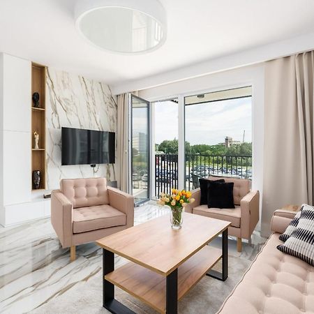 Esencja Apartments With Free Parking Garbary 104 By Noclegi Renters Posen Exterior foto