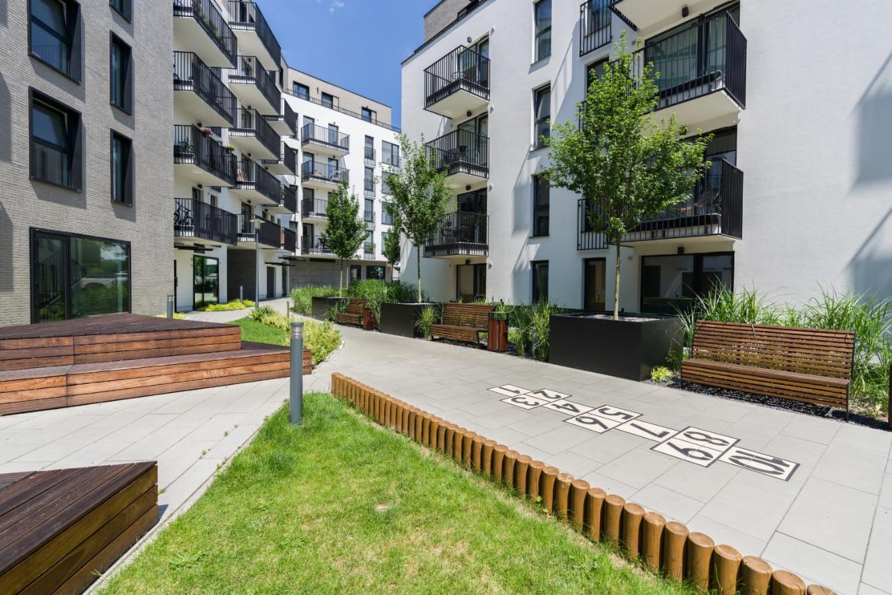 Esencja Apartments With Free Parking Garbary 104 By Noclegi Renters Posen Exterior foto
