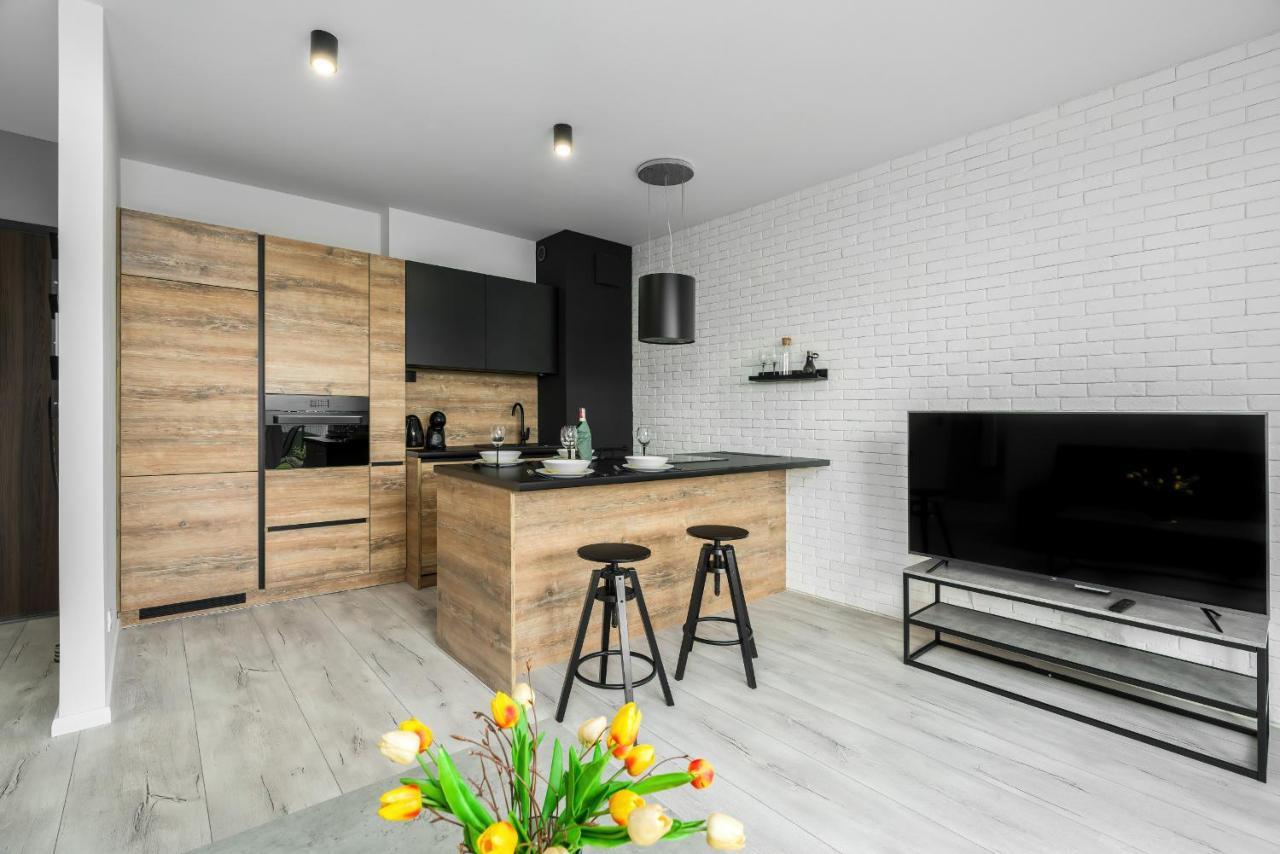 Esencja Apartments With Free Parking Garbary 104 By Noclegi Renters Posen Exterior foto