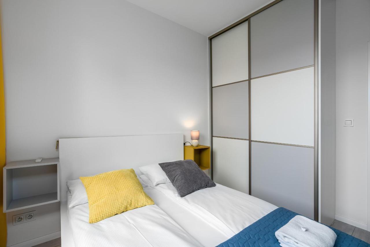 Esencja Apartments With Free Parking Garbary 104 By Noclegi Renters Posen Exterior foto