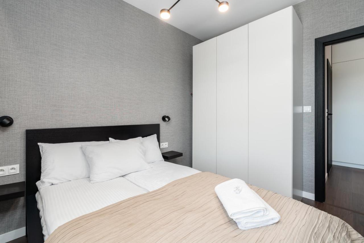 Esencja Apartments With Free Parking Garbary 104 By Noclegi Renters Posen Exterior foto