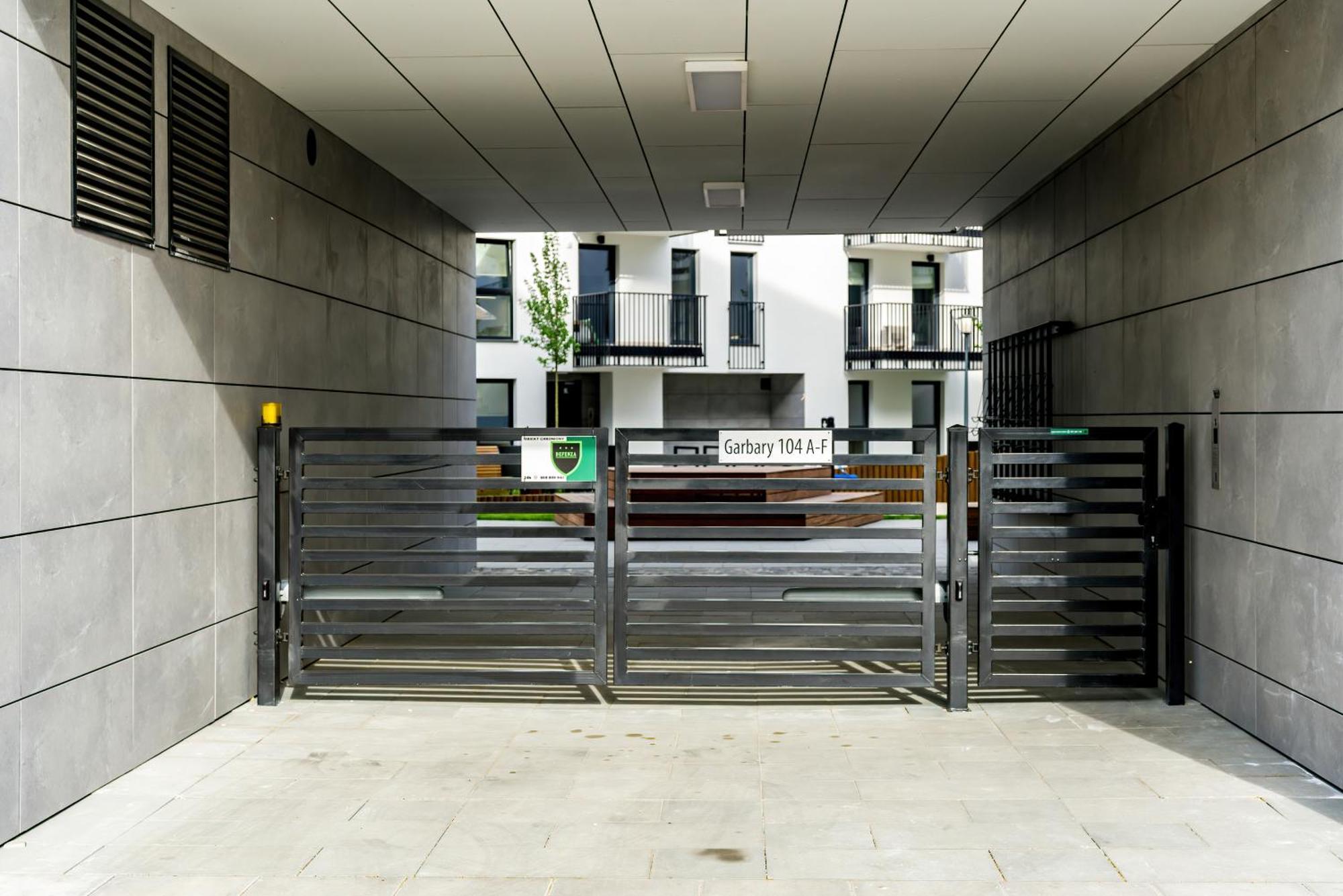 Esencja Apartments With Free Parking Garbary 104 By Noclegi Renters Posen Exterior foto